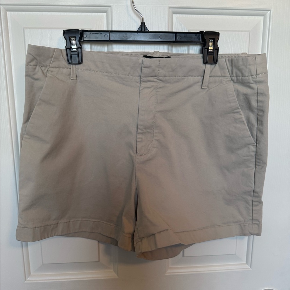 Banana Republic Women's Authentic Chino Neutral Khaki Shorts Size 14
